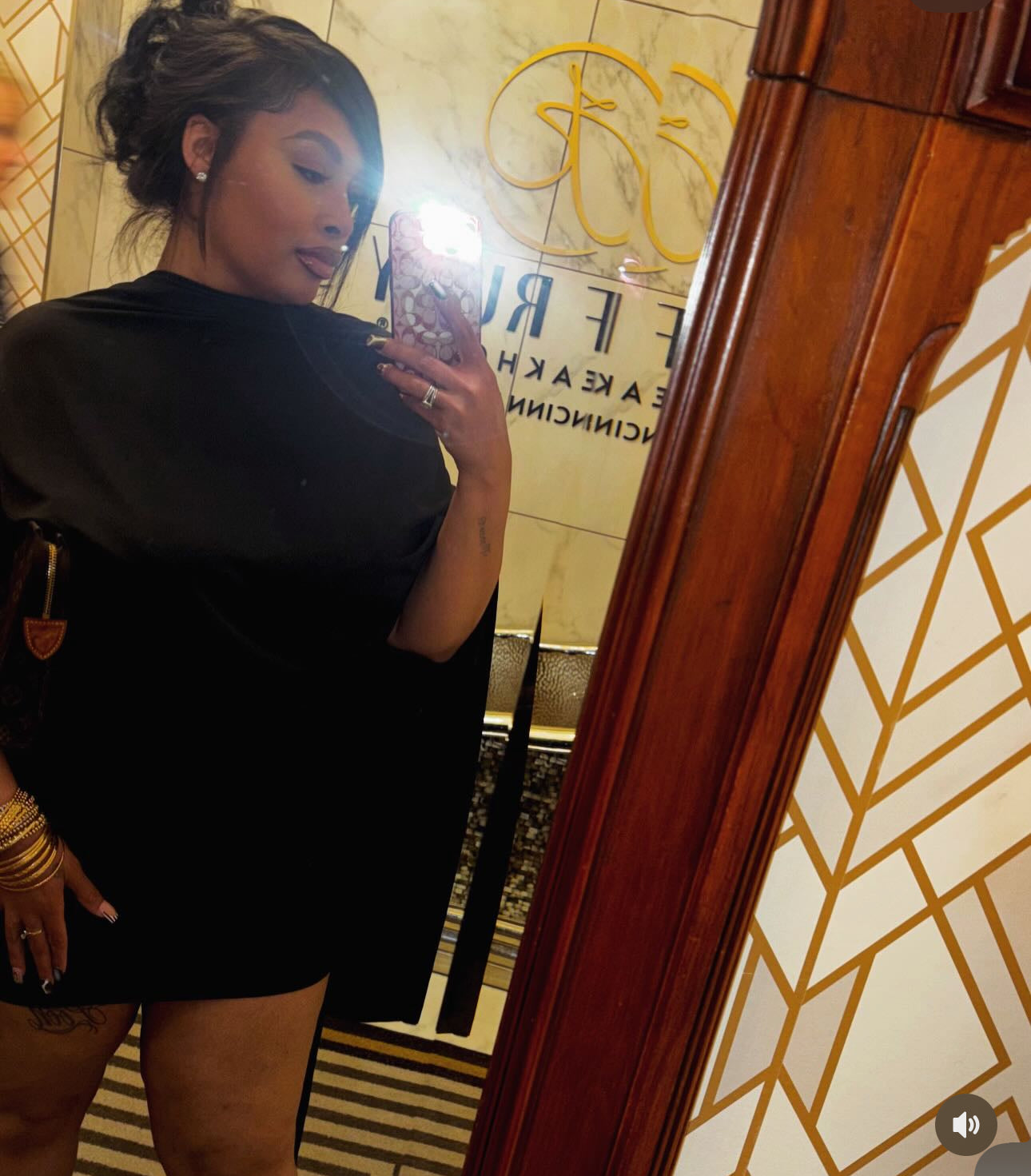 Vunzea Dress